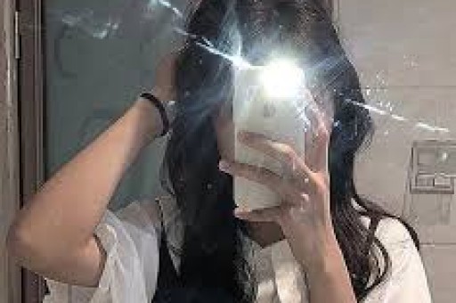 不到24小时娱乐圈又出三大八卦顶流小花、男星带女儿见情人